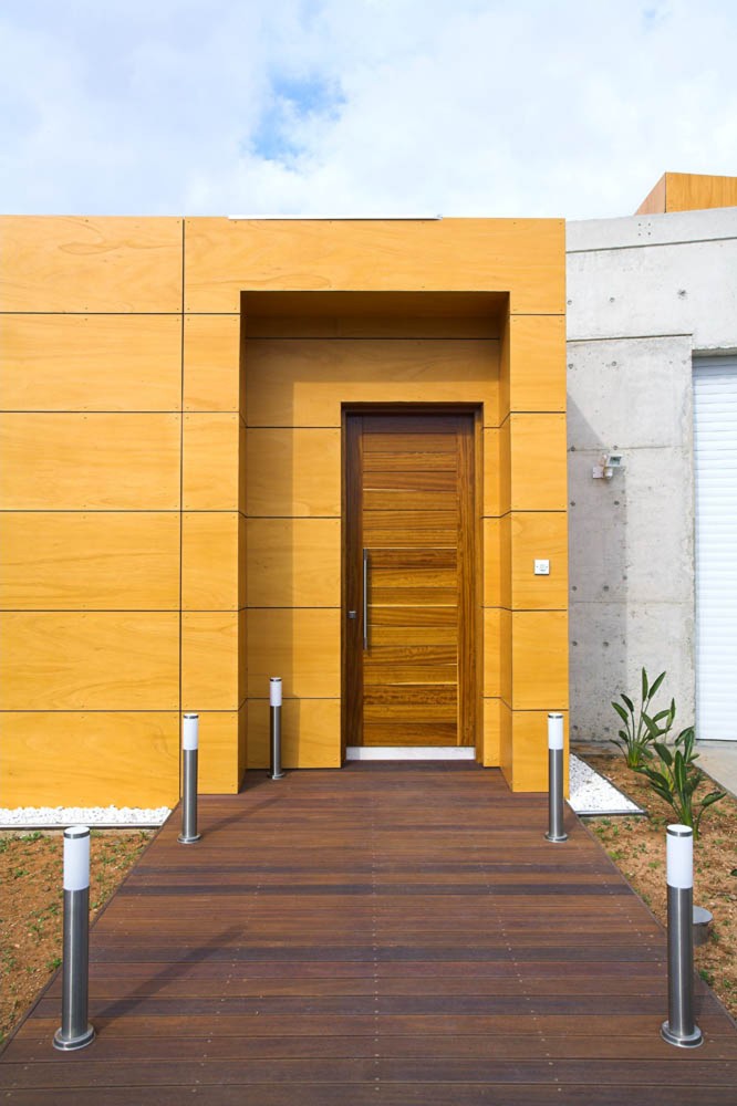 Loukas Residence / Vardastudio Architects & Designers