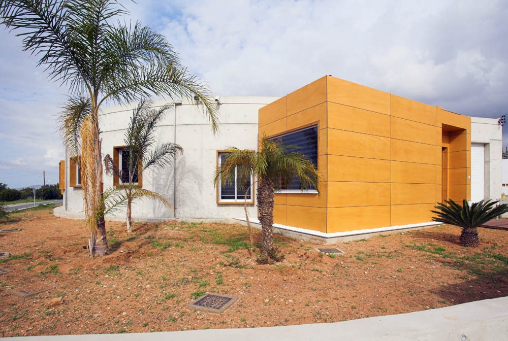 Loukas Residence / Vardastudio Architects & Designers