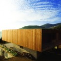 Casa El Pangue / Elton+Leniz Arquitectos Asociados Casa El Pangue / Elton+Leniz Arquitectos Asociados © Natalia Vial