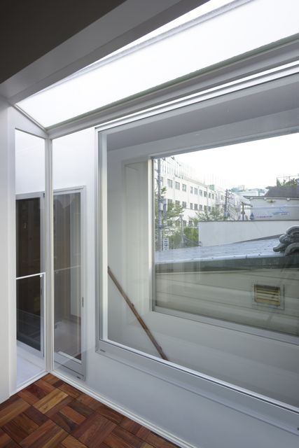 A Life With Large Opening / ON design partners