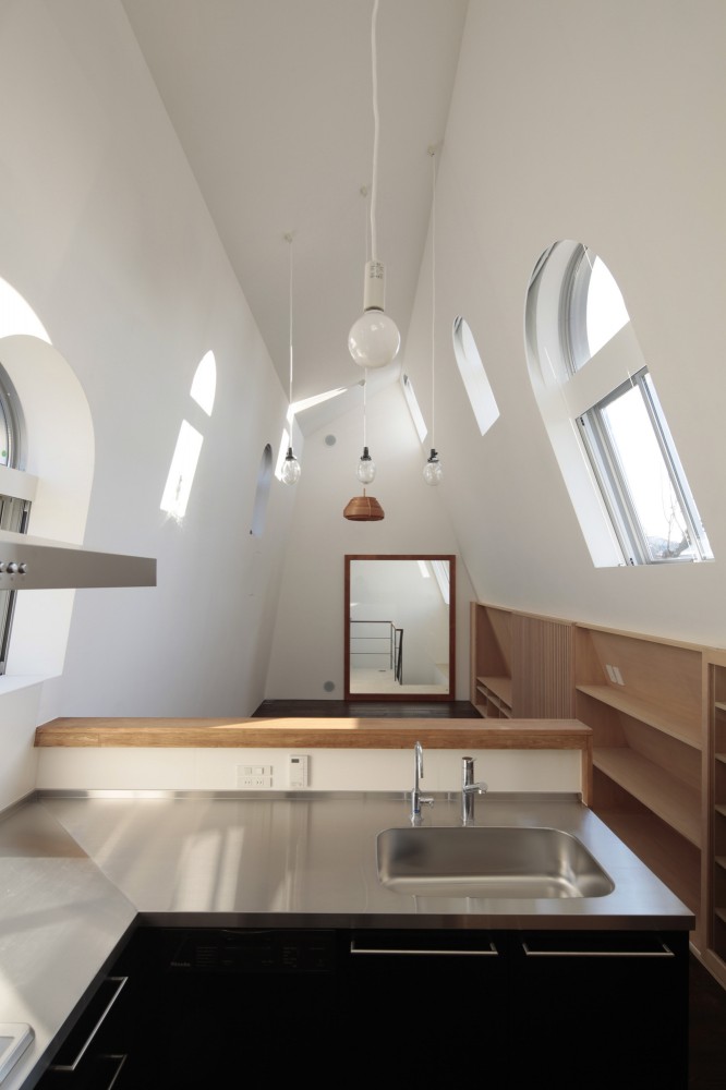House with Eaves and an Attic / ON design partners