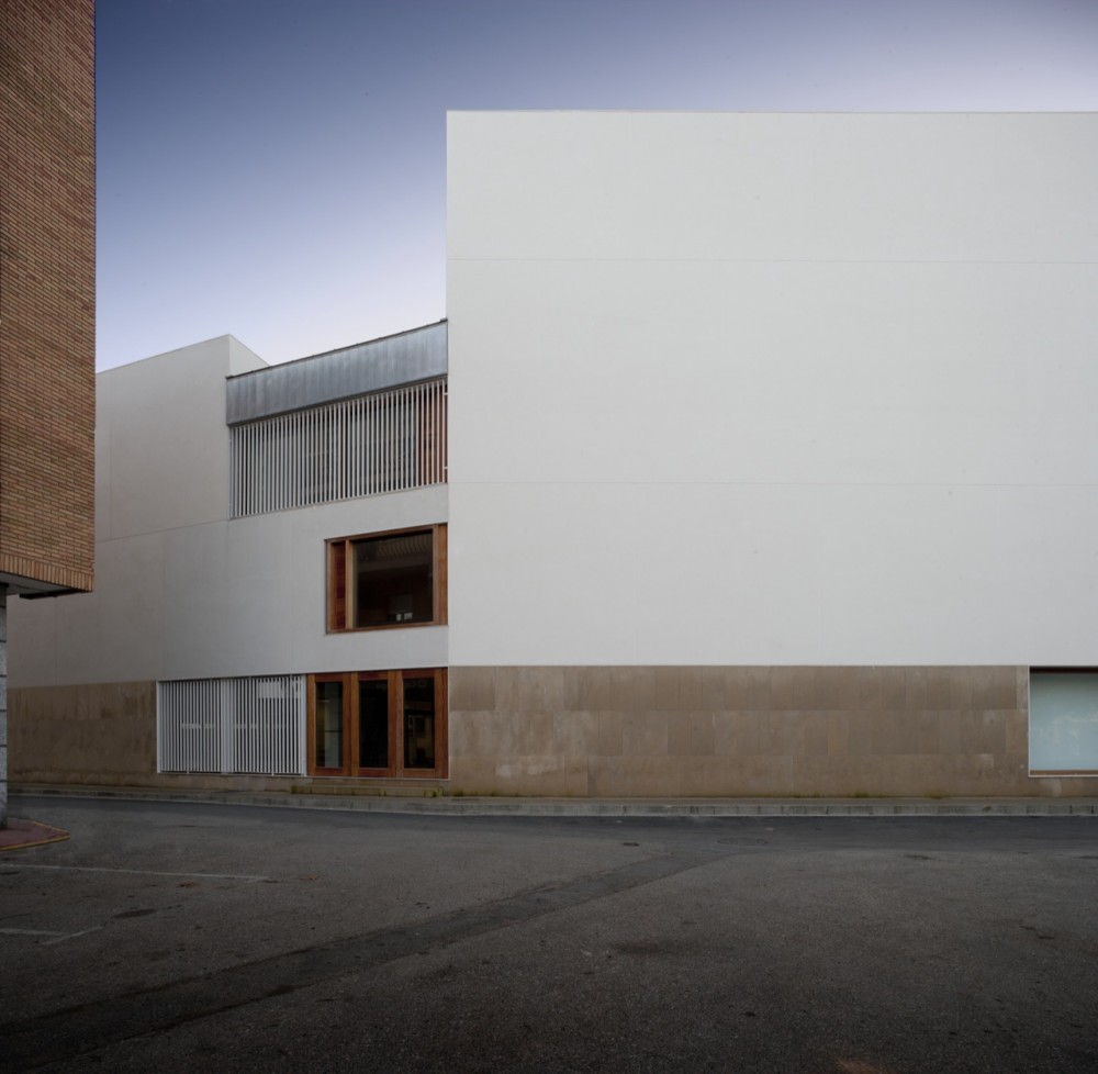 Municipal Theatre of Casas Ibáñez / BGAA