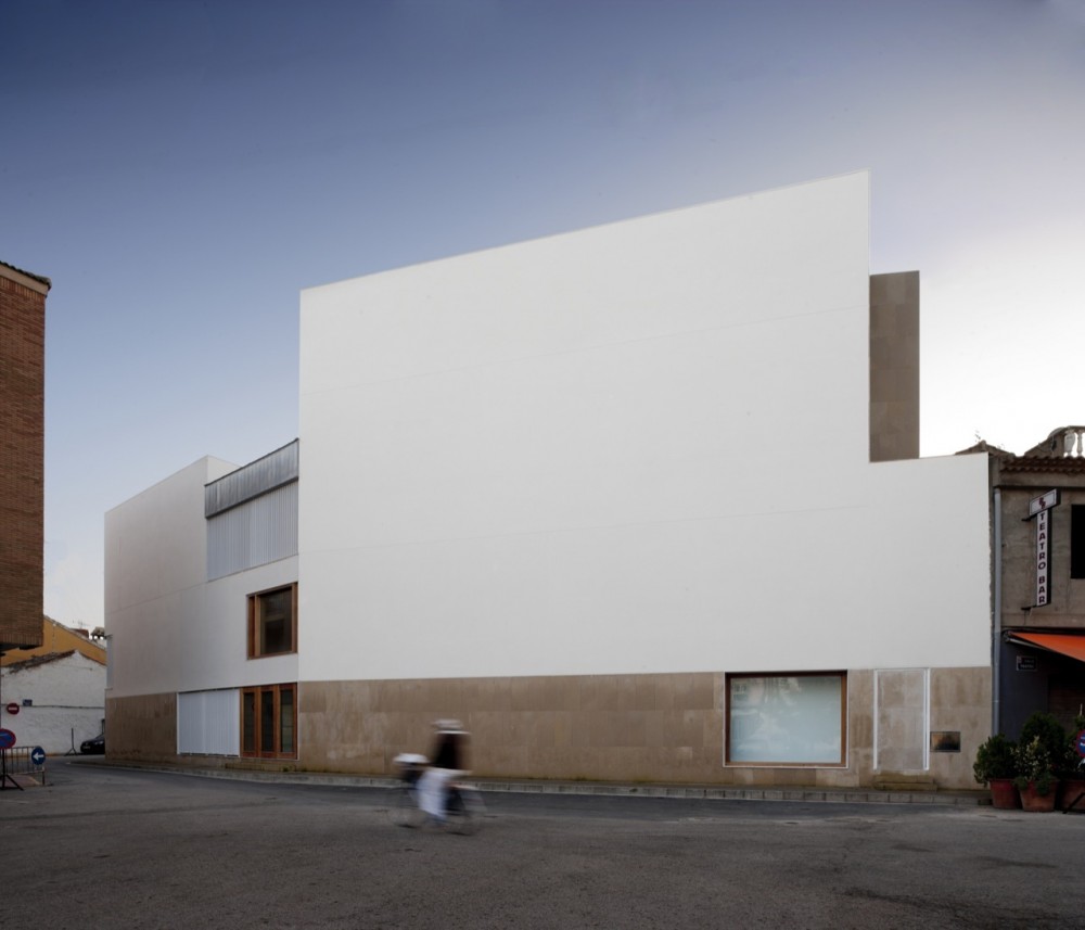 Municipal Theatre of Casas Ibáñez / BGAA