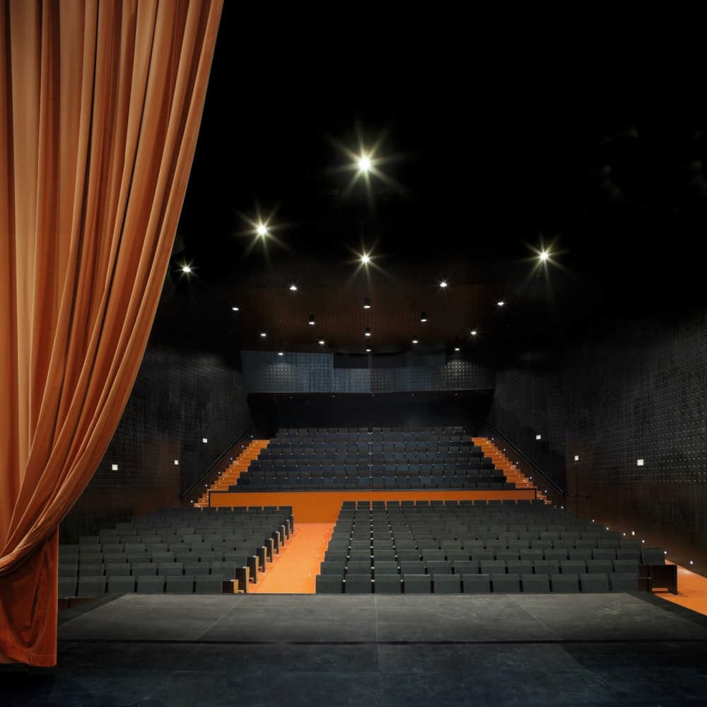 Municipal Theatre of Casas Ibáñez / BGAA