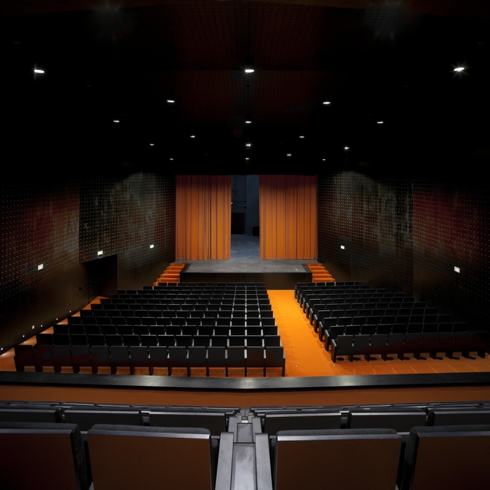 Municipal Theatre of Casas Ibáñez / BGAA