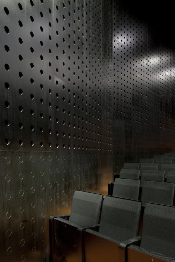 Municipal Theatre of Casas Ibáñez / BGAA