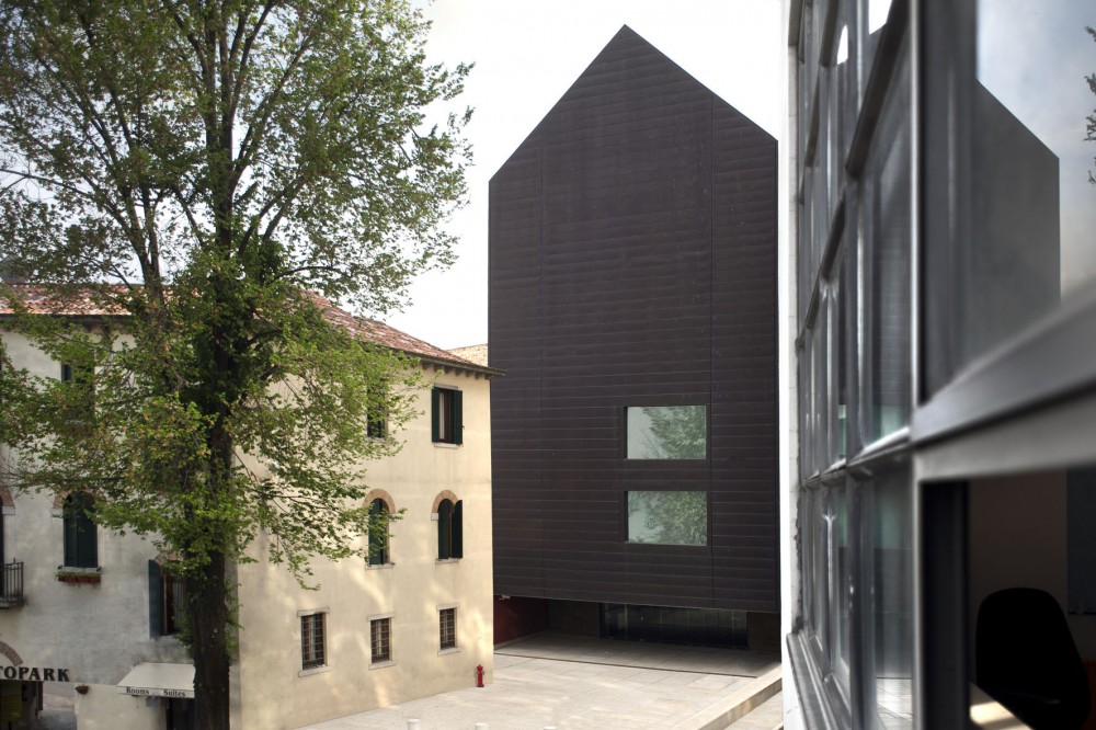 Law-Court Offices in Venice / C+S Architects
