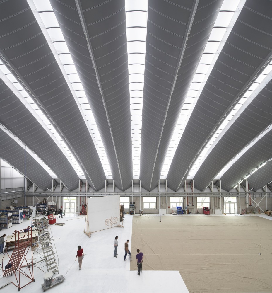 Royal Opera House Production Workshop / Nicholas Hare Architects