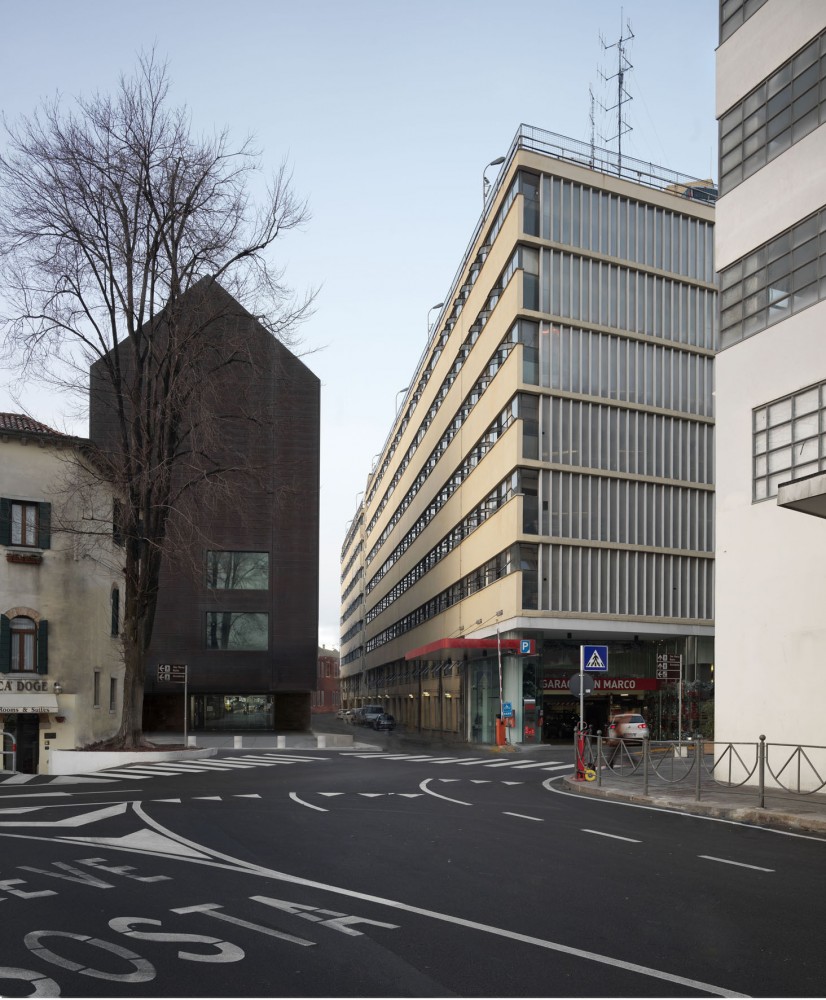 Law-Court Offices in Venice / C+S Architects