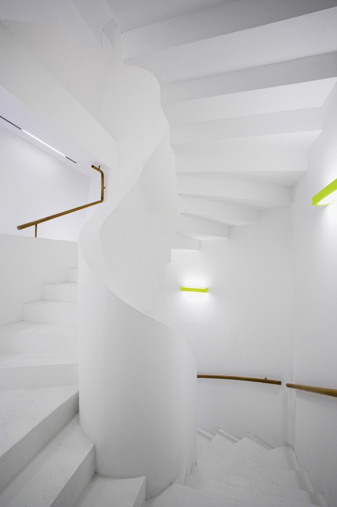 Proton / Constantinos Kalisperas Architectural Studio