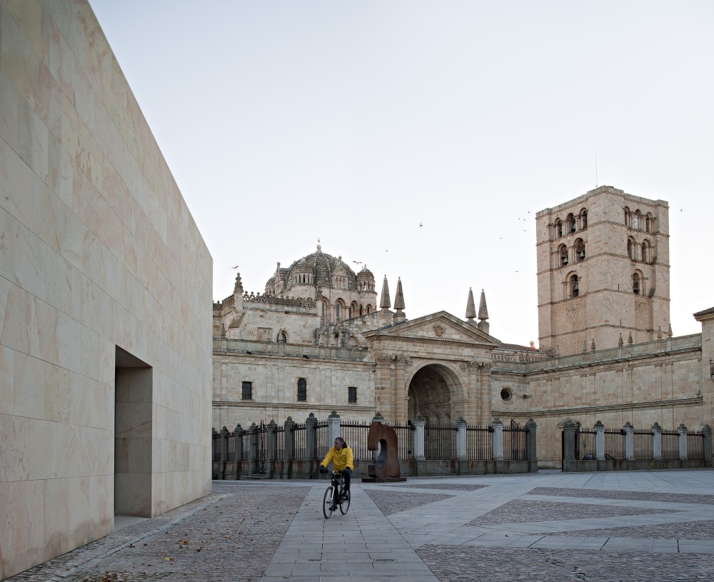Zamora Offices / Alberto Campo Baeza