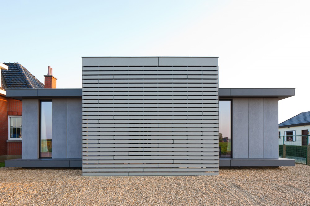 Low Energy Timber House / AST 77 Architecten