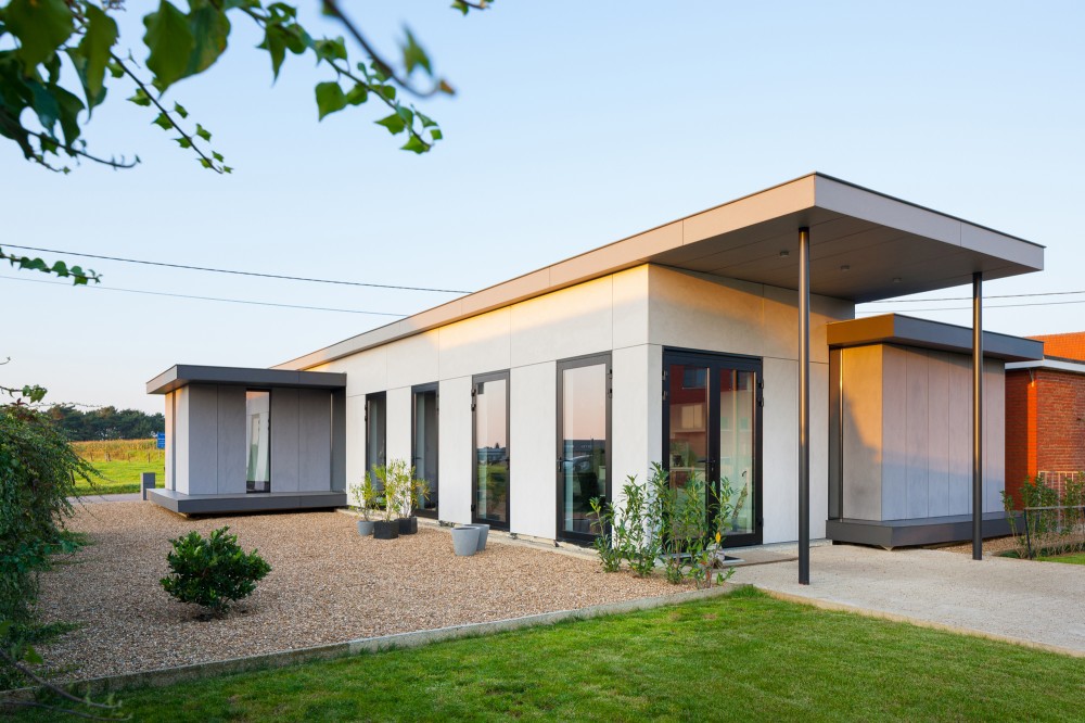 Low Energy Timber House / AST 77 Architecten