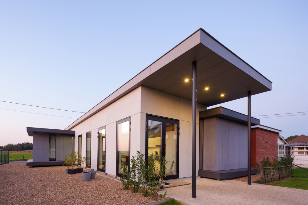 Low Energy Timber House / AST 77 Architecten