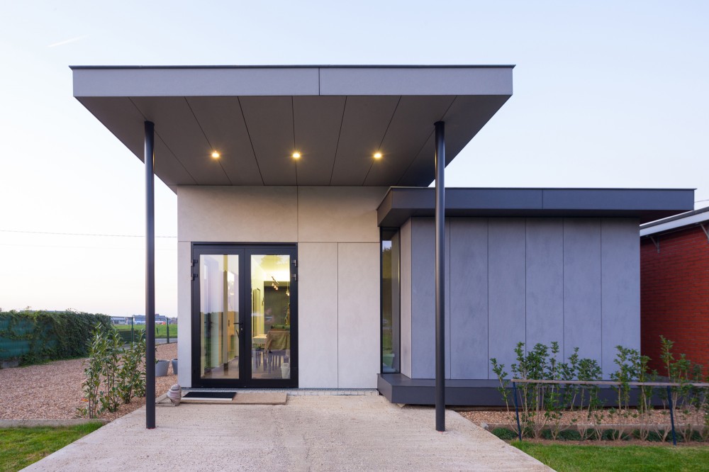 Low Energy Timber House / AST 77 Architecten