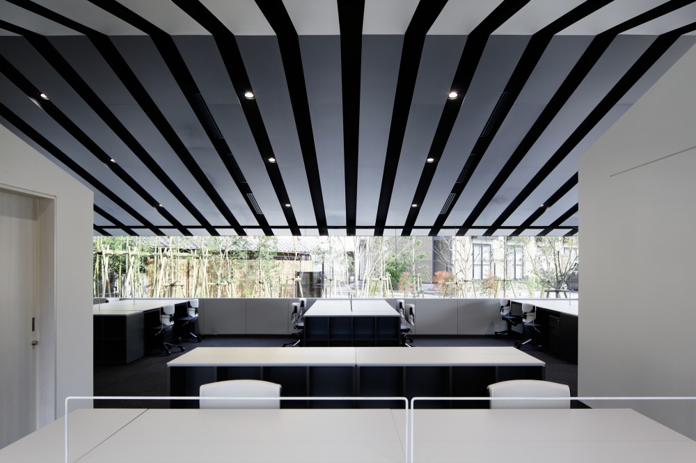 Office in Forest / SUGAWARADAISUKE