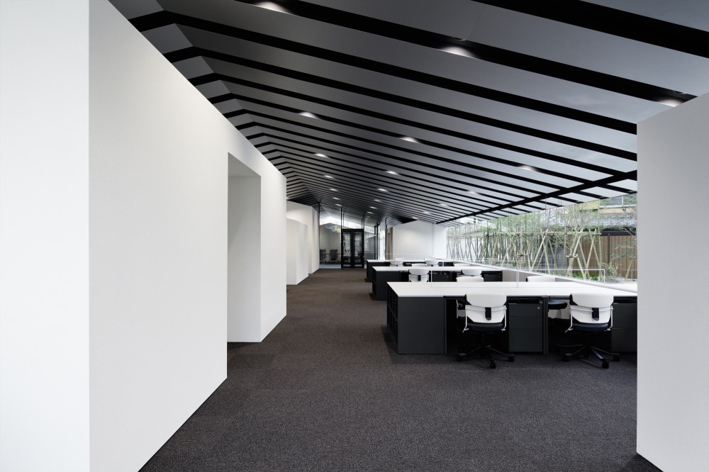 Office in Forest / SUGAWARADAISUKE