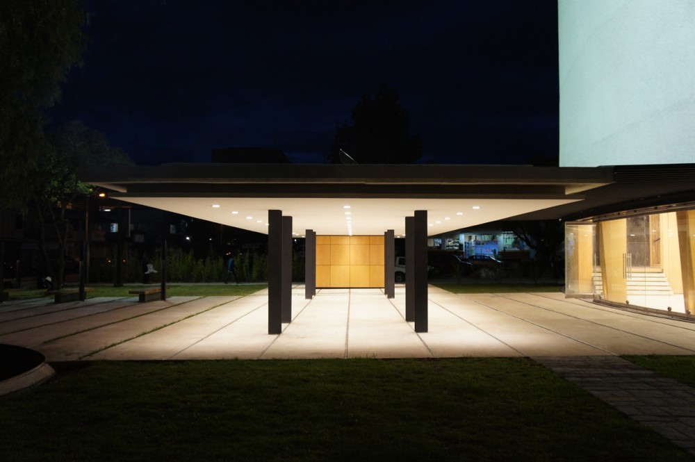 University of Cuenca Theater / Javier Durán