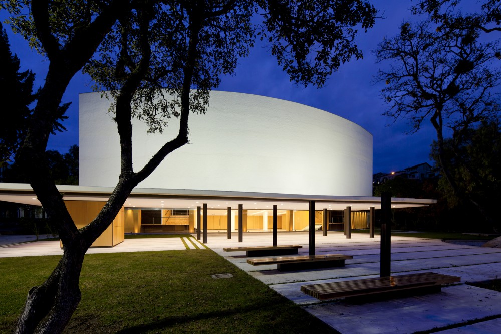 University of Cuenca Theater / Javier Durán