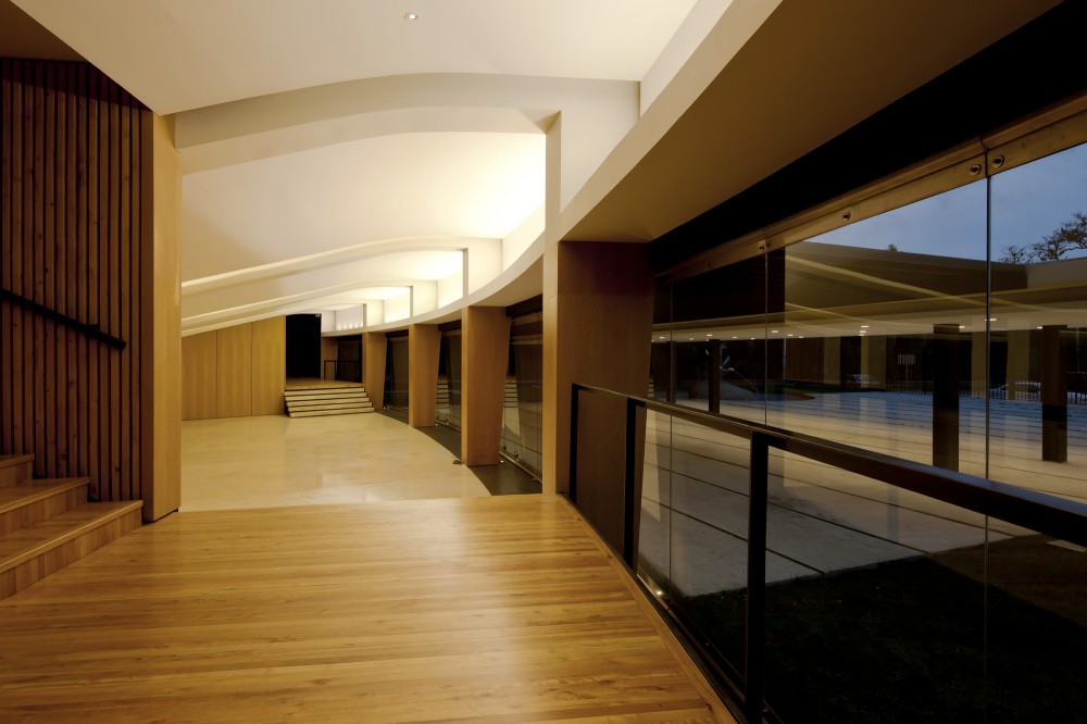 University of Cuenca Theater / Javier Durán