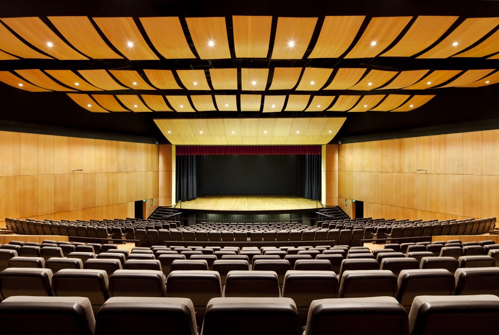 University of Cuenca Theater / Javier Durán