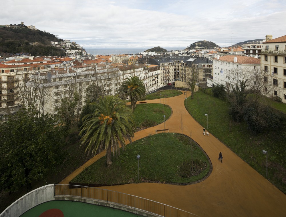 Apartments for Young People, Nursery and Park in San Sebastián / Ignacio Quemada Arquitectos