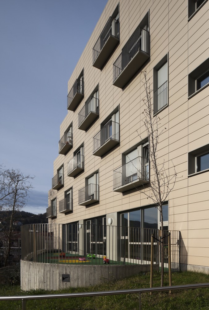 Apartments for Young People, Nursery and Park in San Sebastián / Ignacio Quemada Arquitectos