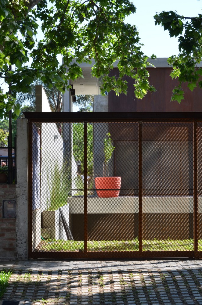 House in Villa Belgrano / FKB Arquitectos