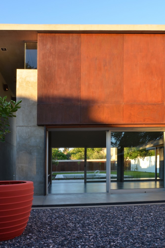 House in Villa Belgrano / FKB Arquitectos