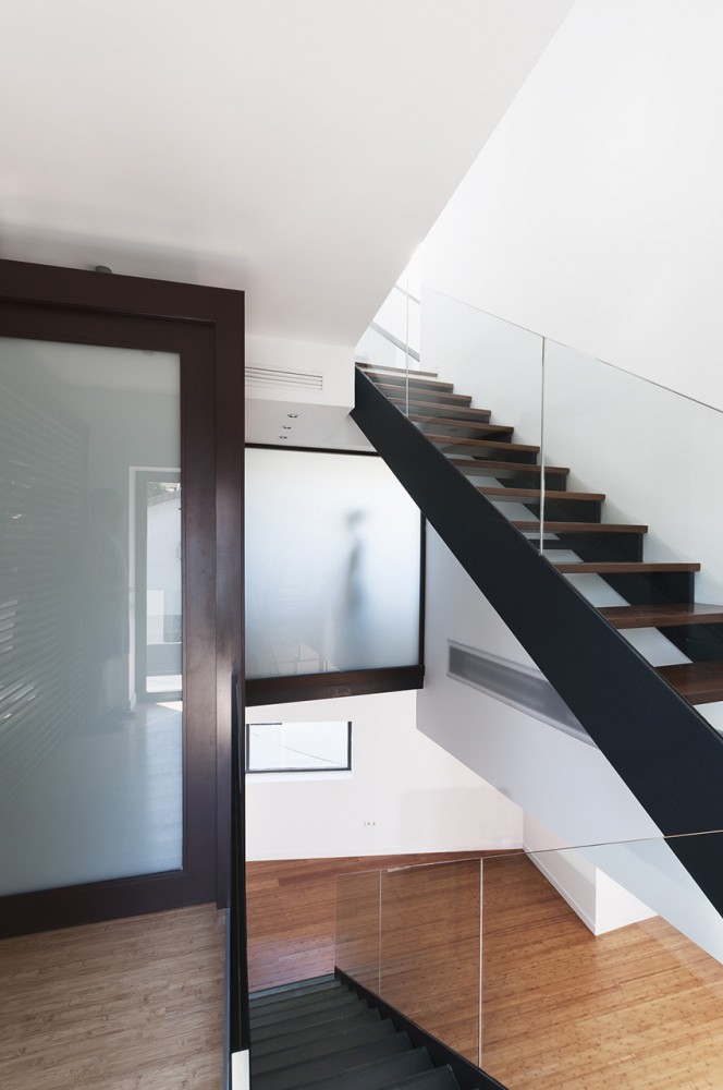 2 Houses with 6 Homes / nodo17 Architects