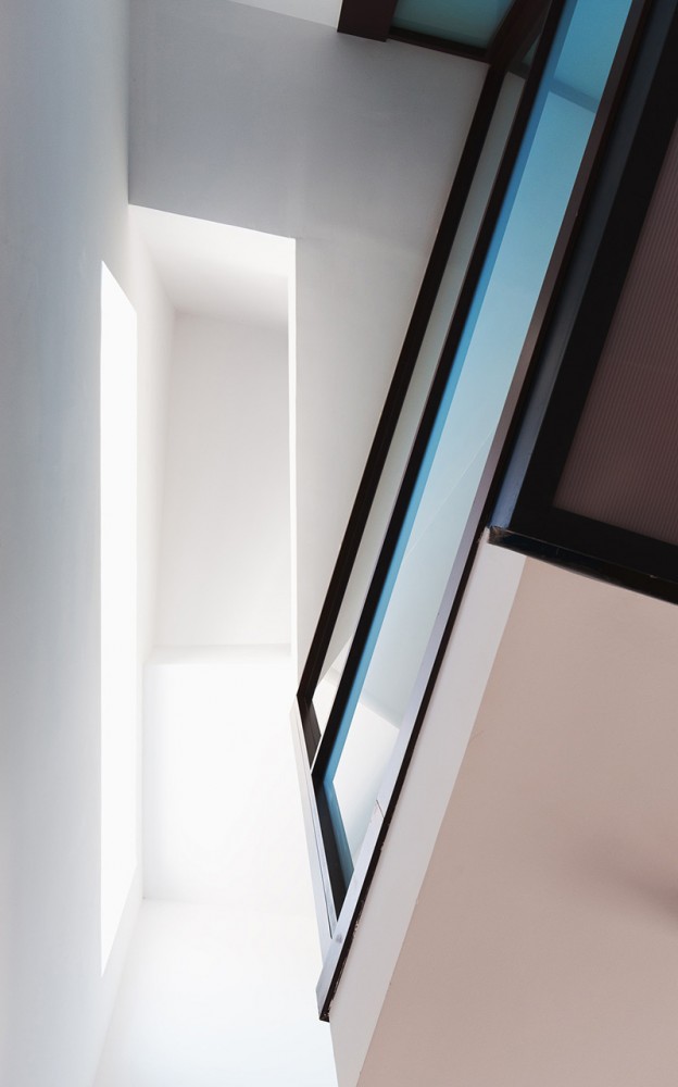 2 Houses with 6 Homes / nodo17 Architects