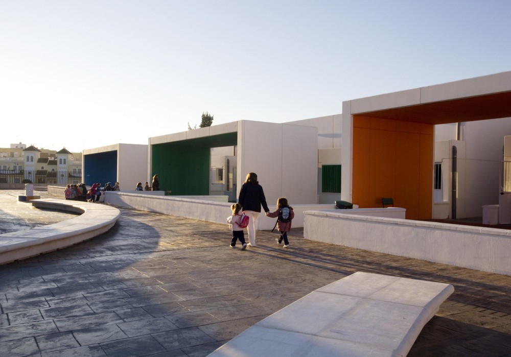 Nursery School in Dos Hermanas / Carmen Sánchez Blanes