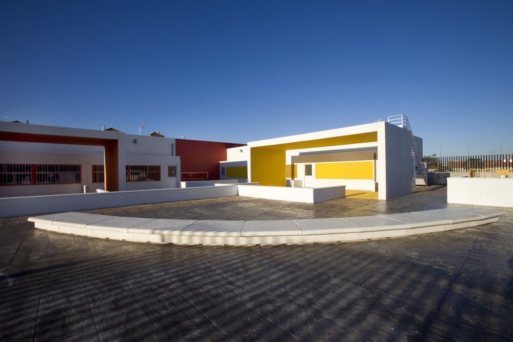Nursery School in Dos Hermanas / Carmen Sánchez Blanes