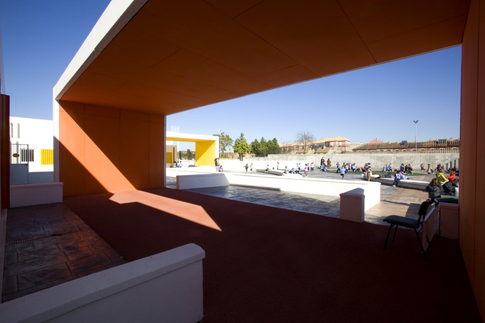 Nursery School in Dos Hermanas / Carmen Sánchez Blanes