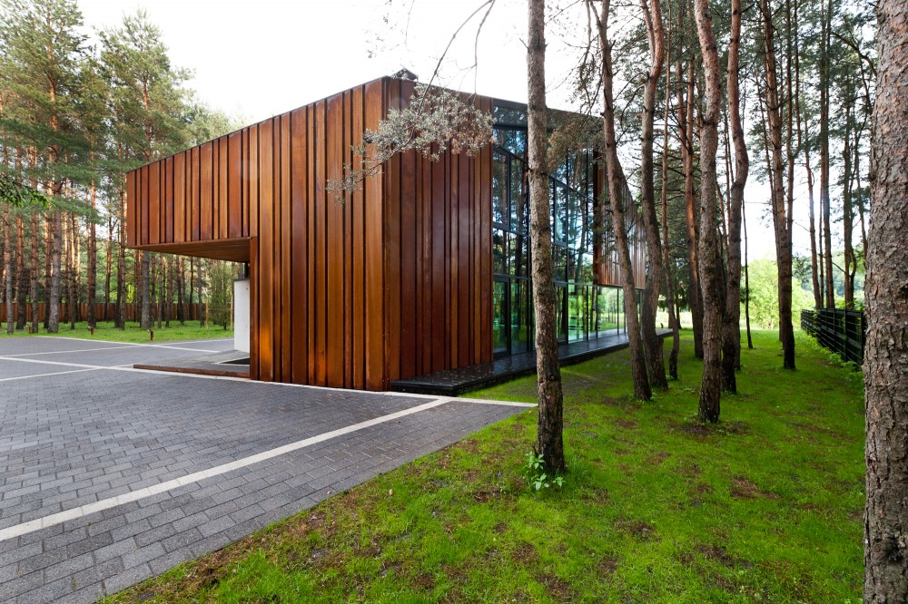 An Autograph Among the Pine Trees / Studija Archispektras