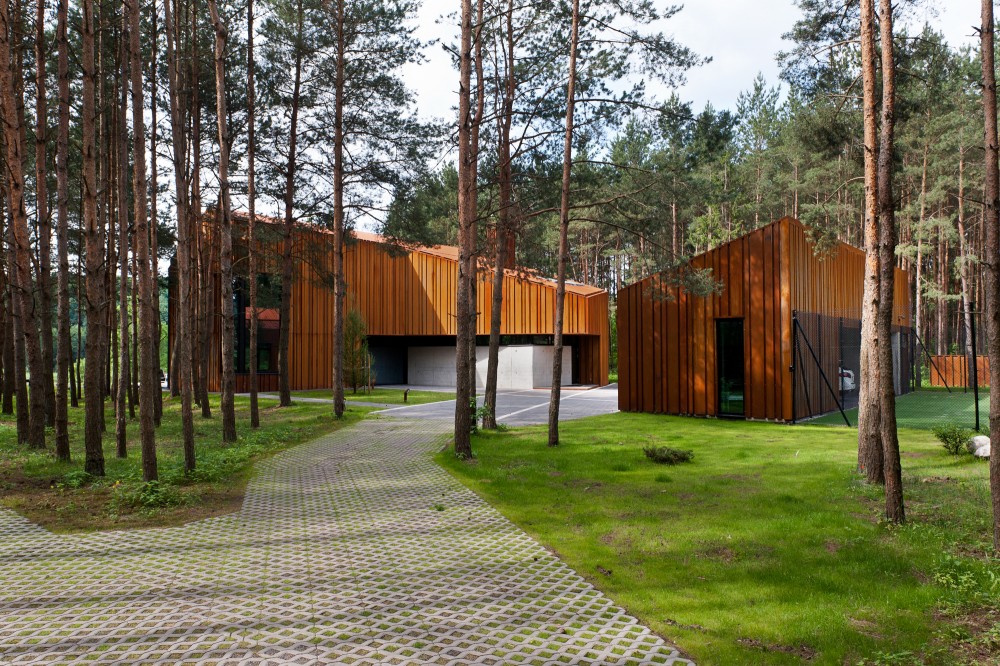 An Autograph Among the Pine Trees / Studija Archispektras