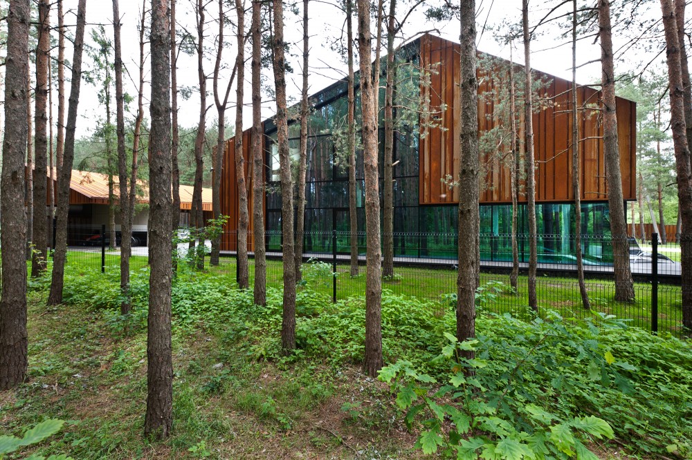 An Autograph Among the Pine Trees / Studija Archispektras