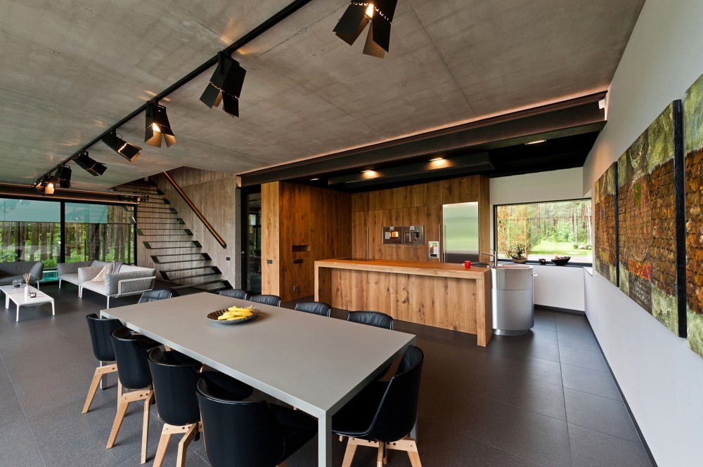 An Autograph Among the Pine Trees / Studija Archispektras