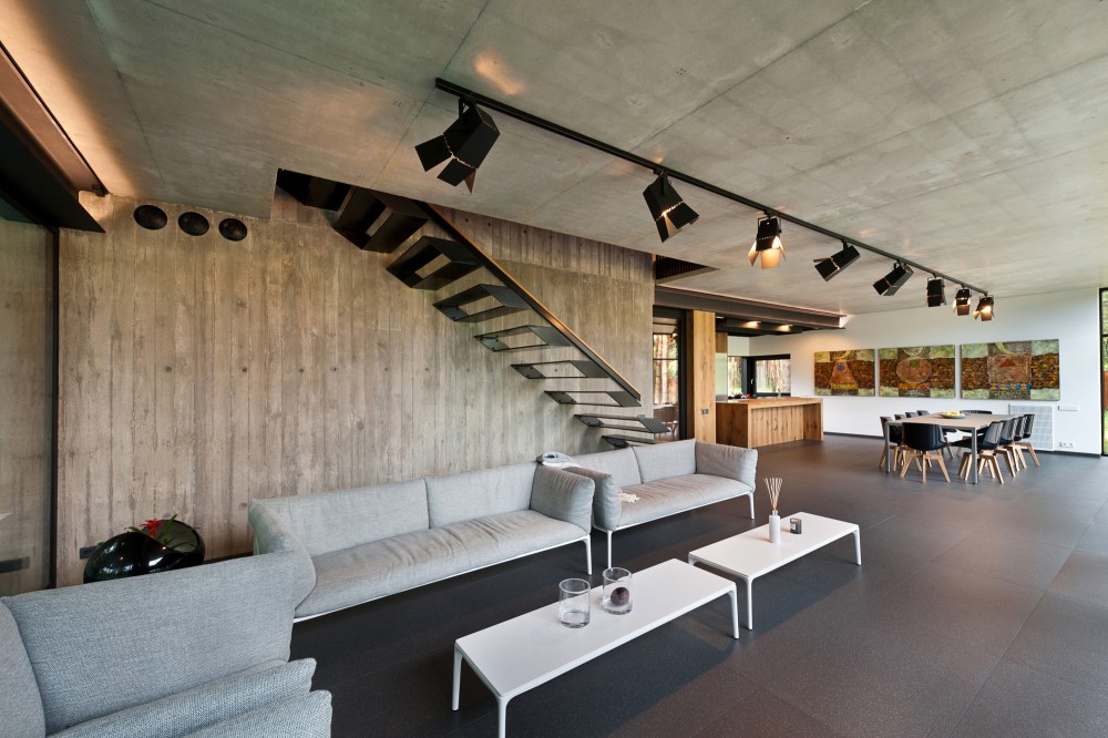 An Autograph Among the Pine Trees / Studija Archispektras