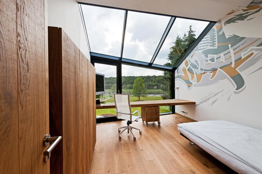 An Autograph Among the Pine Trees / Studija Archispektras