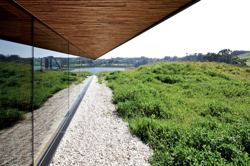 Refugia Hotel / Mobil Arquitectos