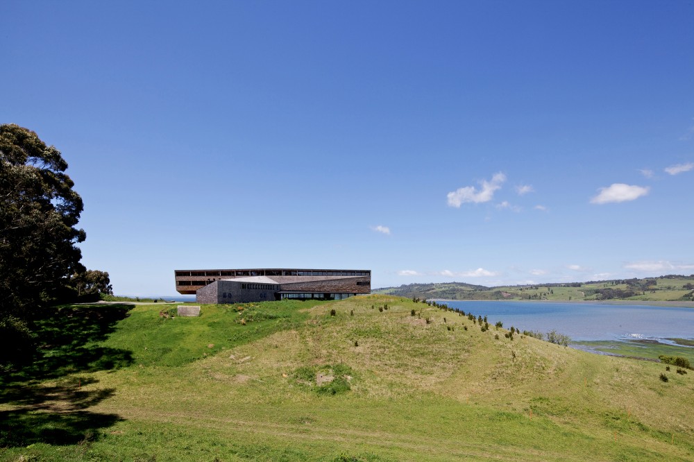 Refugia Hotel / Mobil Arquitectos