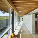 Meadow House / Ian MacDonald Architect © Tom Arban