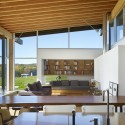 Meadow House / Ian MacDonald Architect © Tom Arban