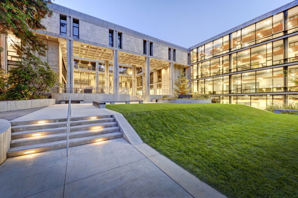 McHenry Library / Boora Architects
