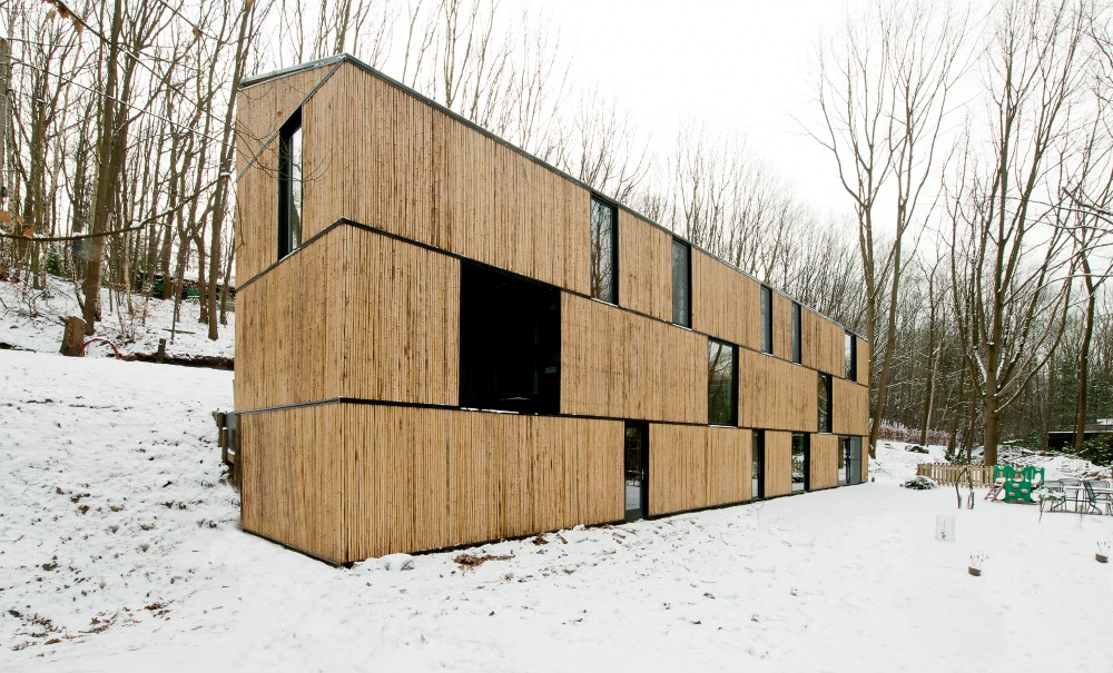 Low Energy Bamboo House / AST 77 Architecten