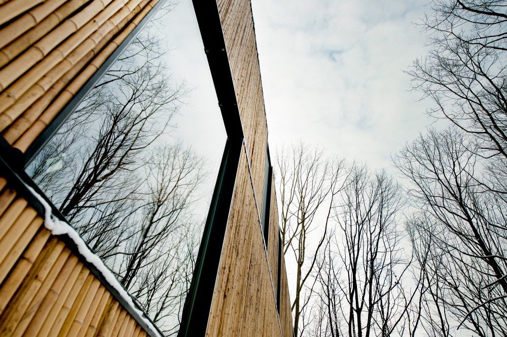 Low Energy Bamboo House / AST 77 Architecten