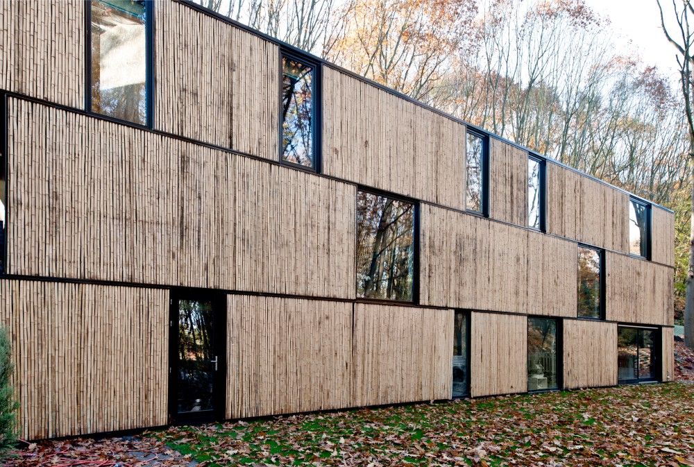 Low Energy Bamboo House / AST 77 Architecten