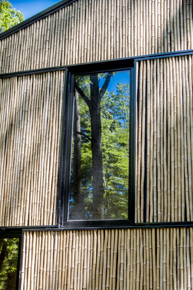 Low Energy Bamboo House / AST 77 Architecten