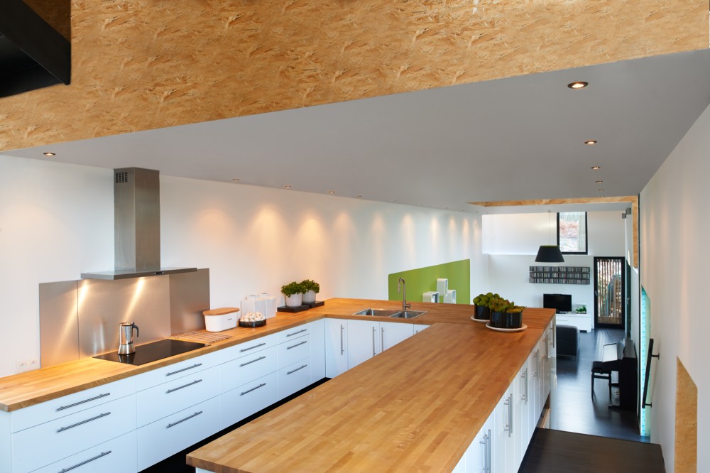 Low Energy Bamboo House / AST 77 Architecten